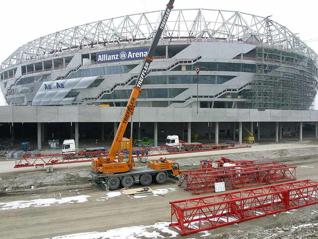 allianz arena under construction